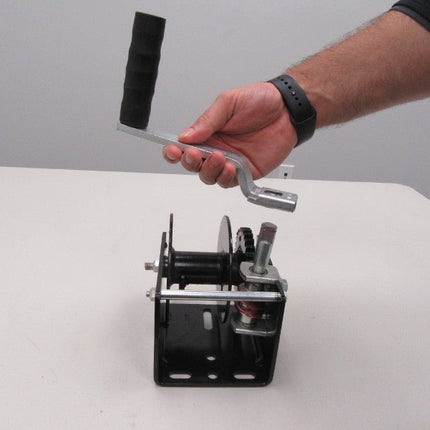 First Team Worm Gear Driven Winch FT8100W FT8100W - Play and Sync